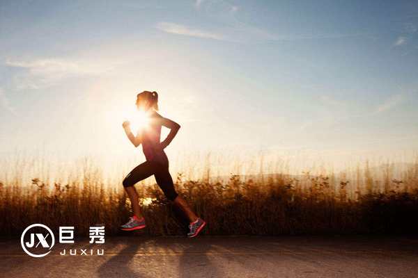 重庆巨秀木门：跑步
